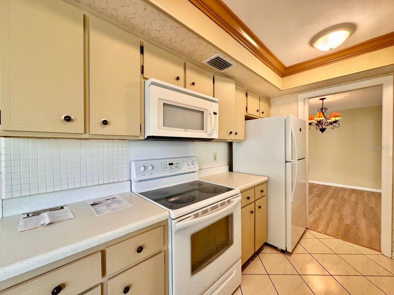 IMPERIAL PARK - Residential Lease