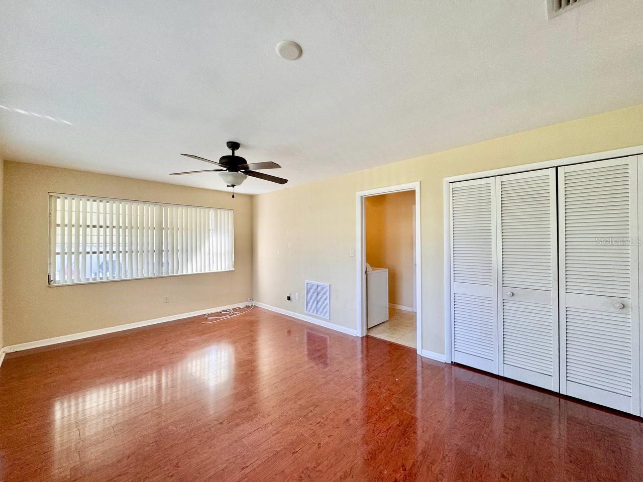 IMPERIAL PARK - Residential Lease