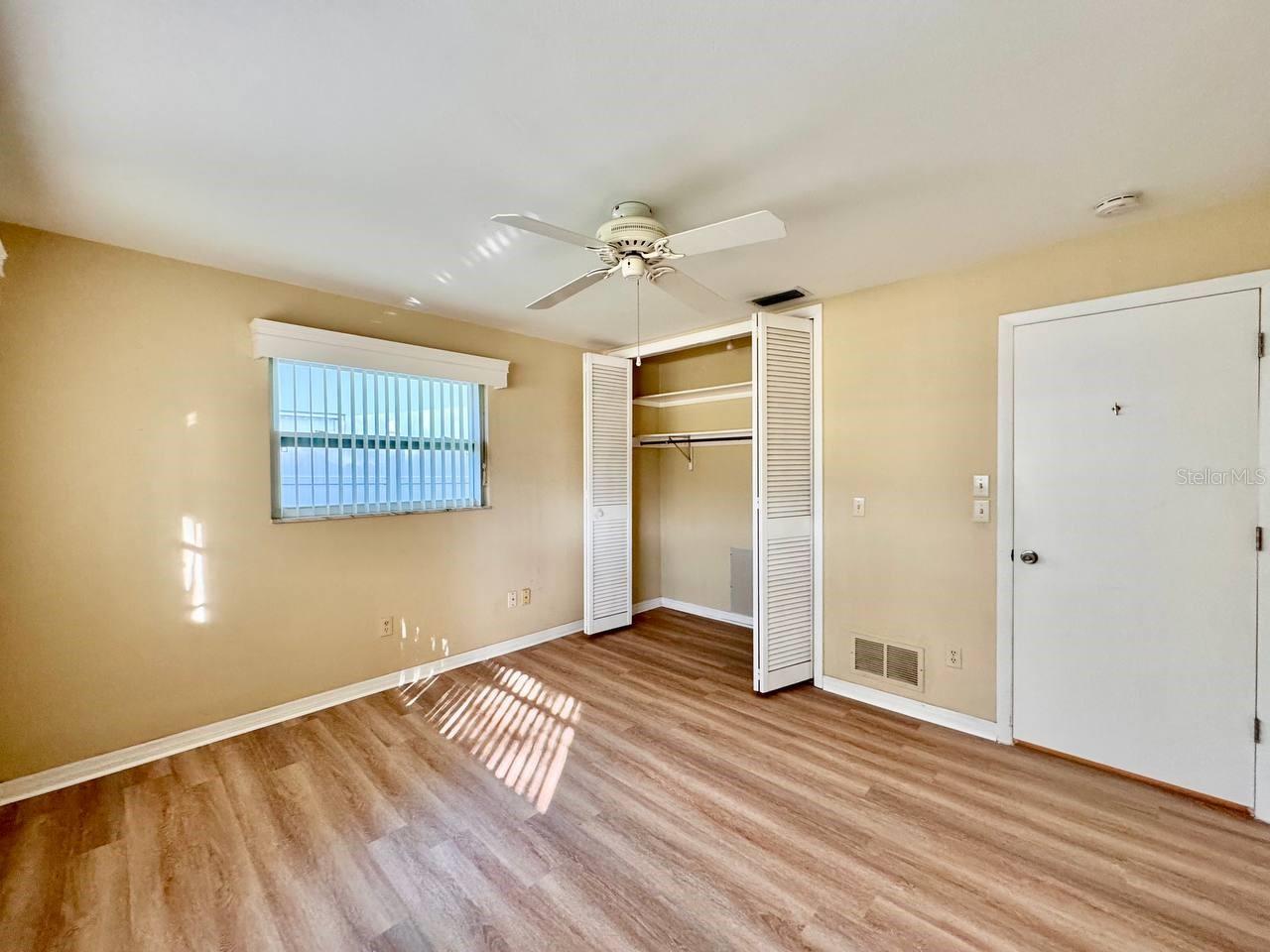 IMPERIAL PARK - Residential Lease