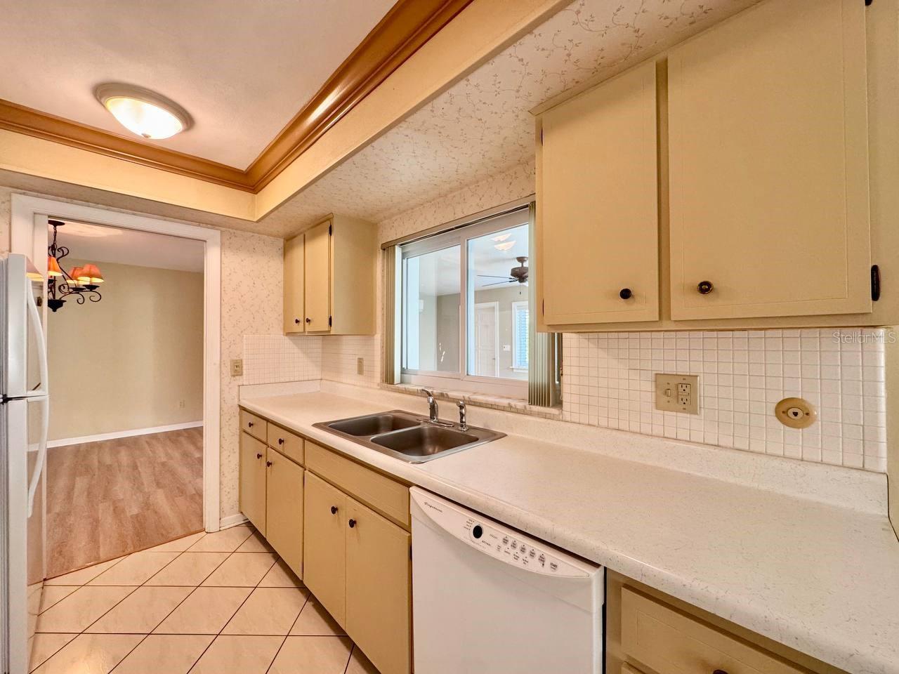 IMPERIAL PARK - Residential Lease