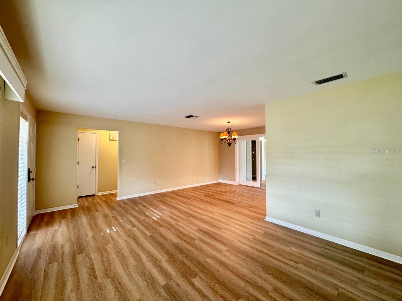 IMPERIAL PARK - Residential Lease