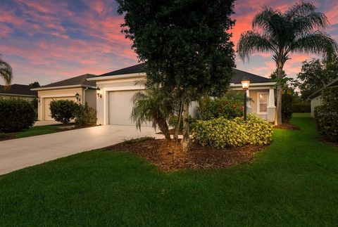 A home in PARRISH