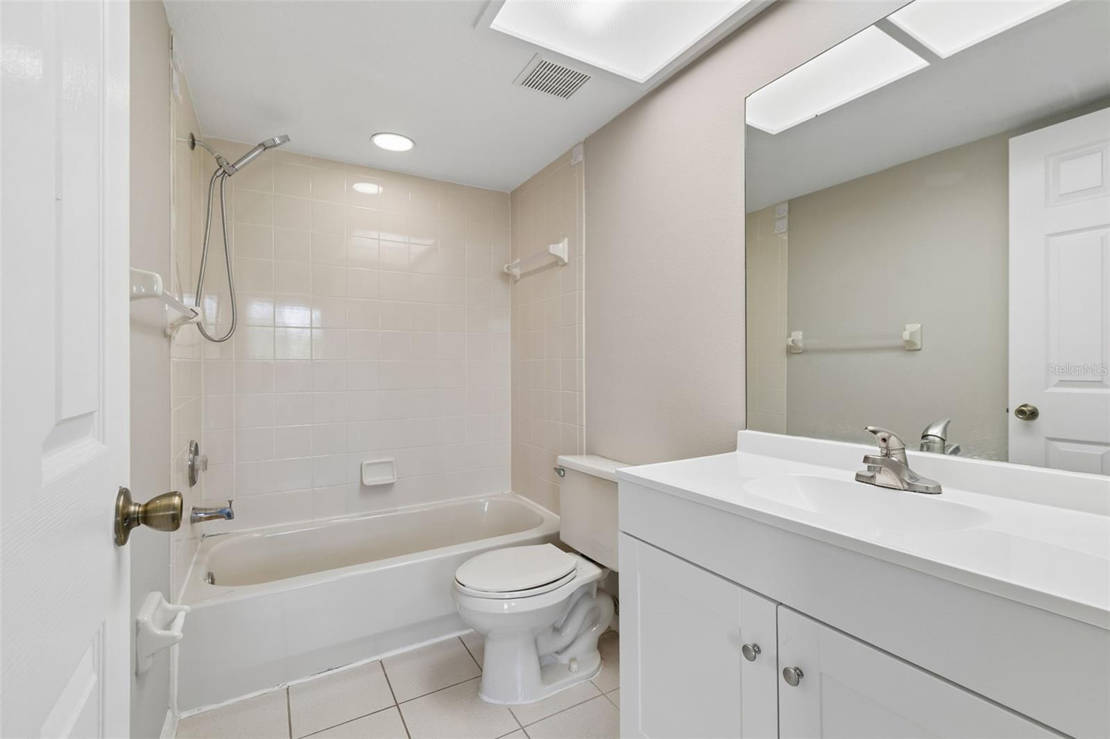 TARA CAY SOUND NORTH - Residential