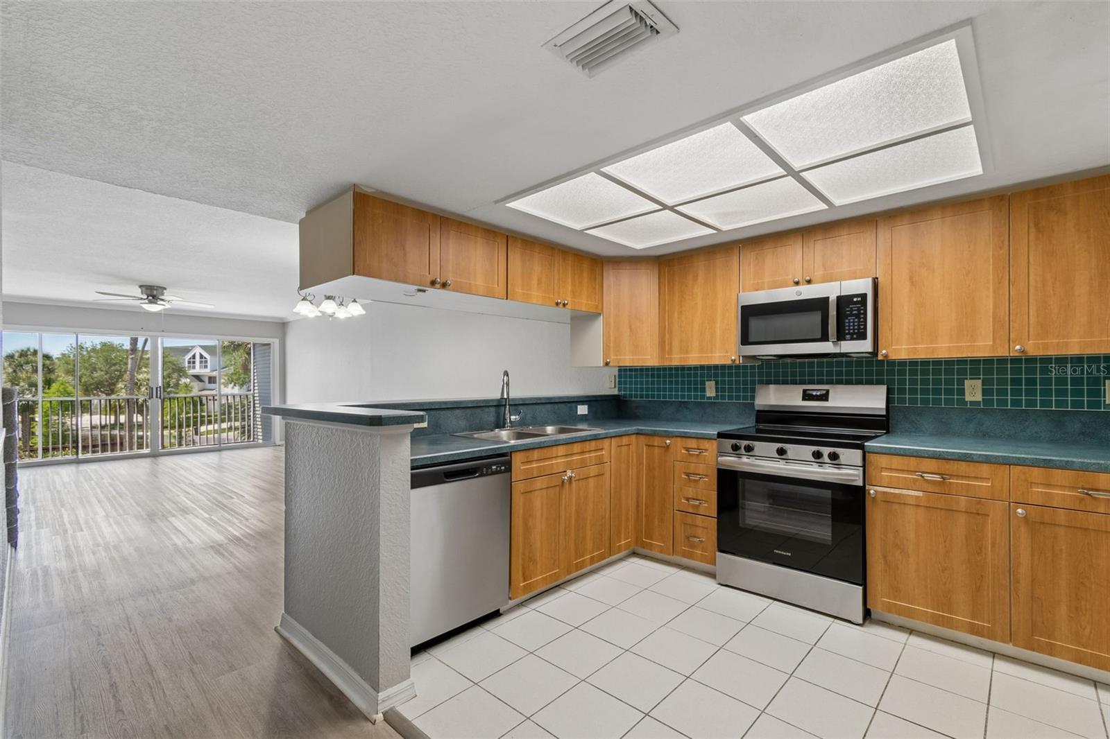 TARA CAY SOUND NORTH - Residential