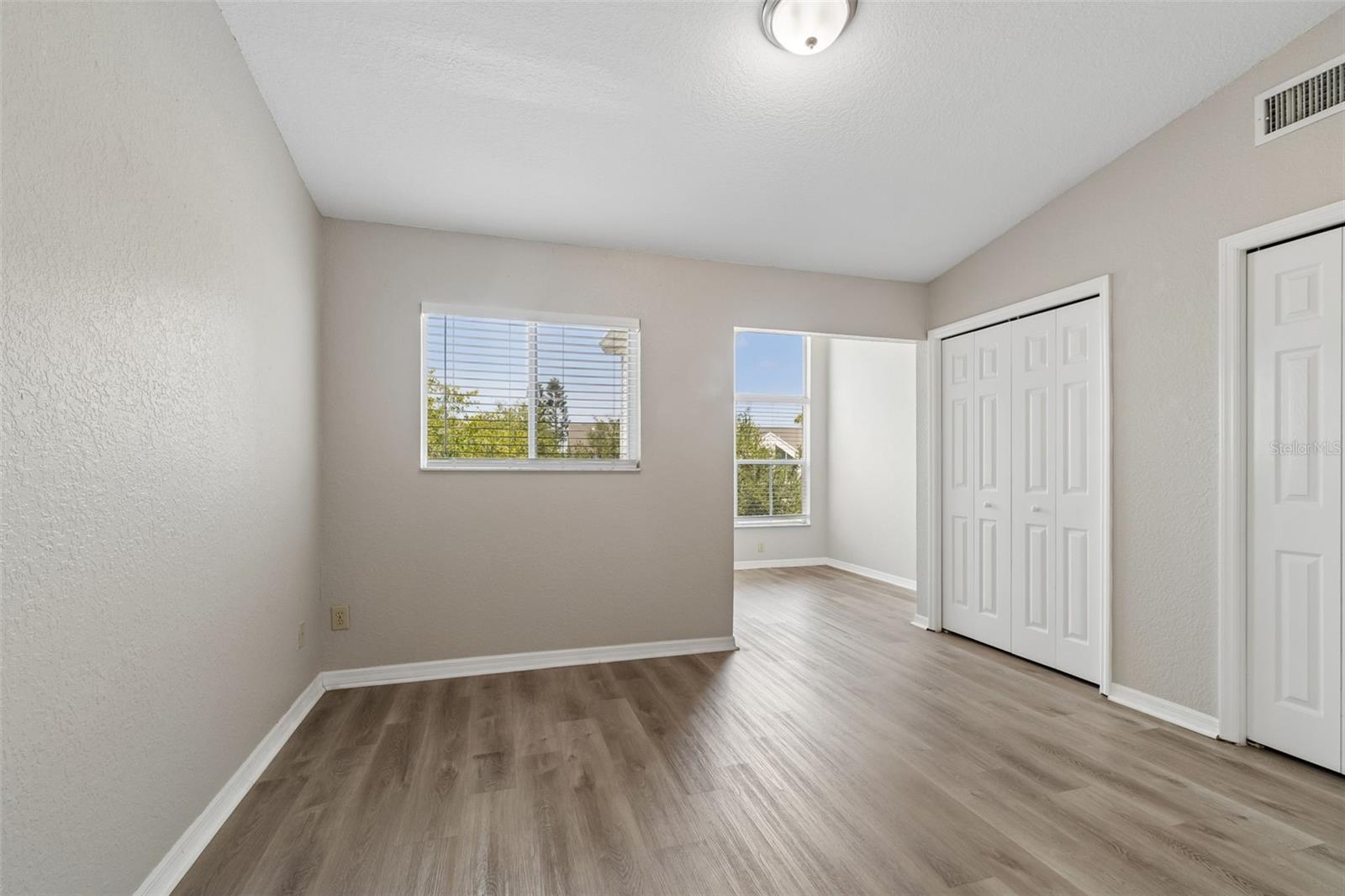 TARA CAY SOUND NORTH - Residential