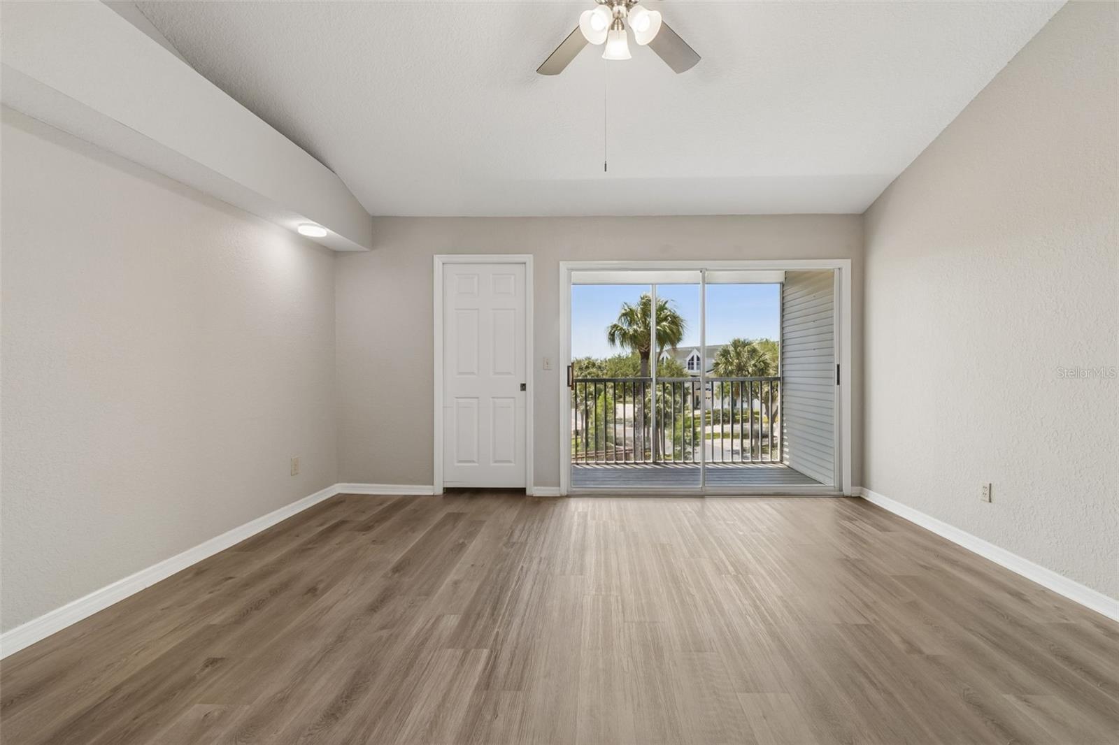 TARA CAY SOUND NORTH - Residential