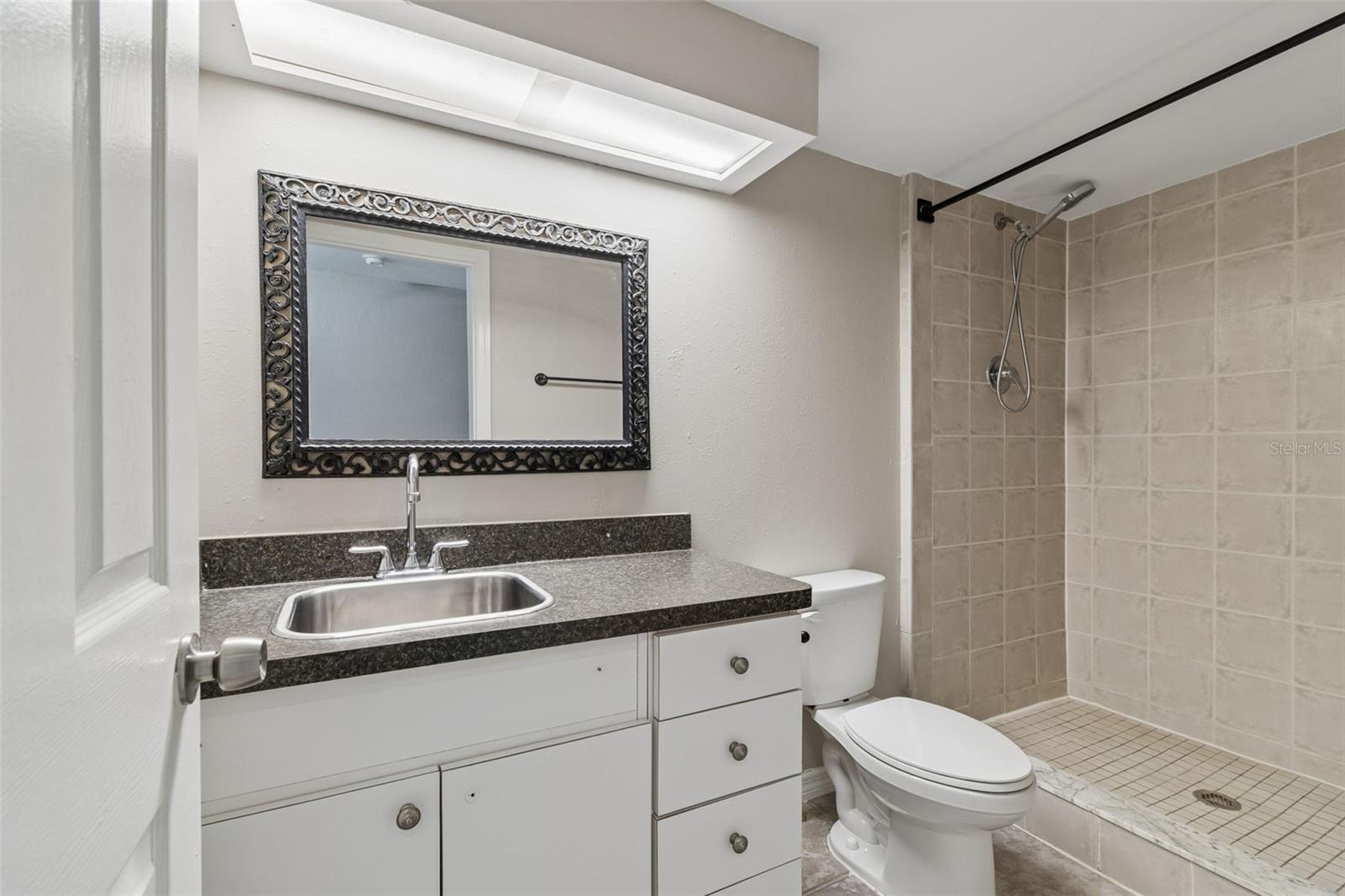 TARA CAY SOUND NORTH - Residential