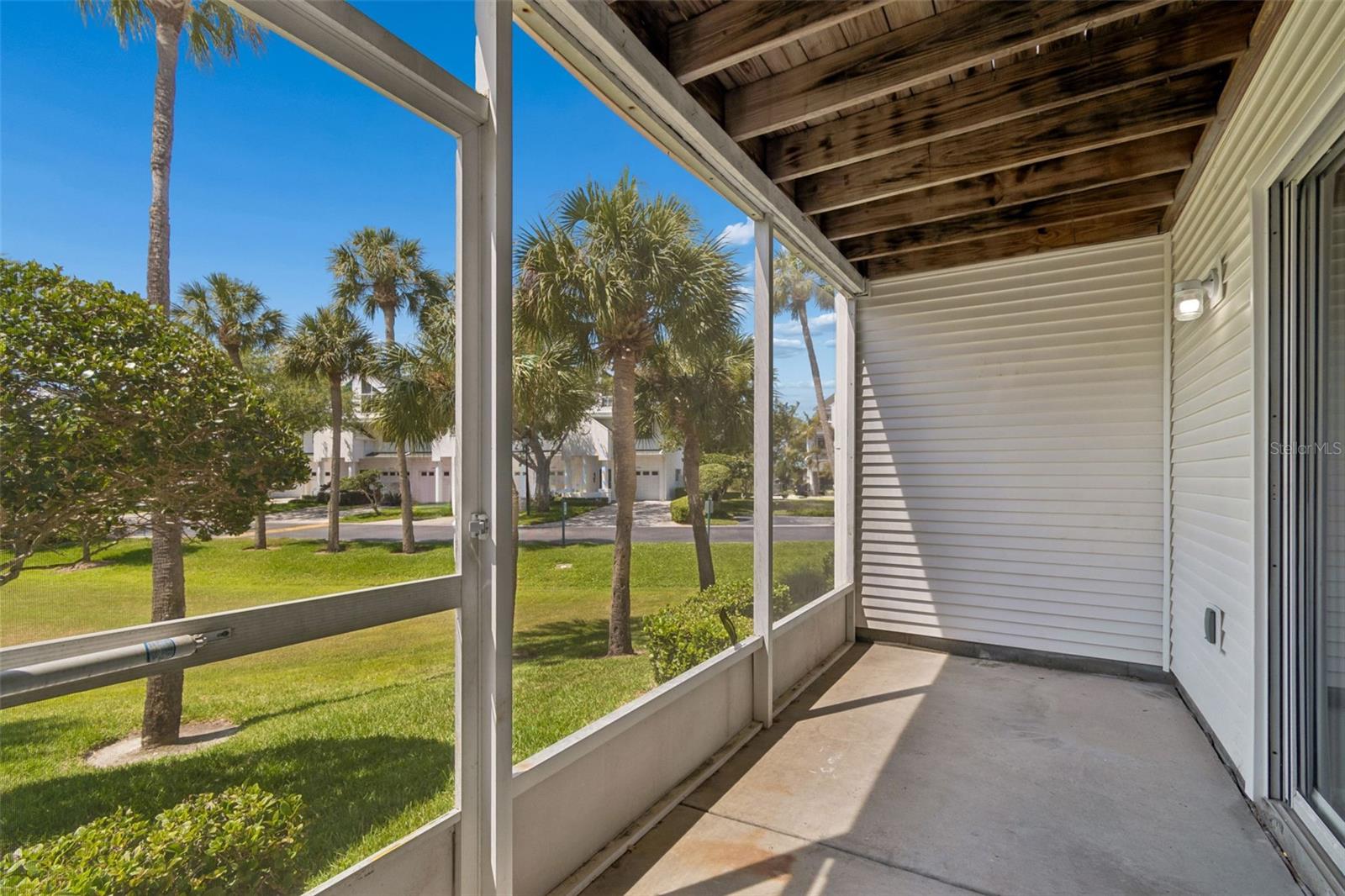 TARA CAY SOUND NORTH - Residential