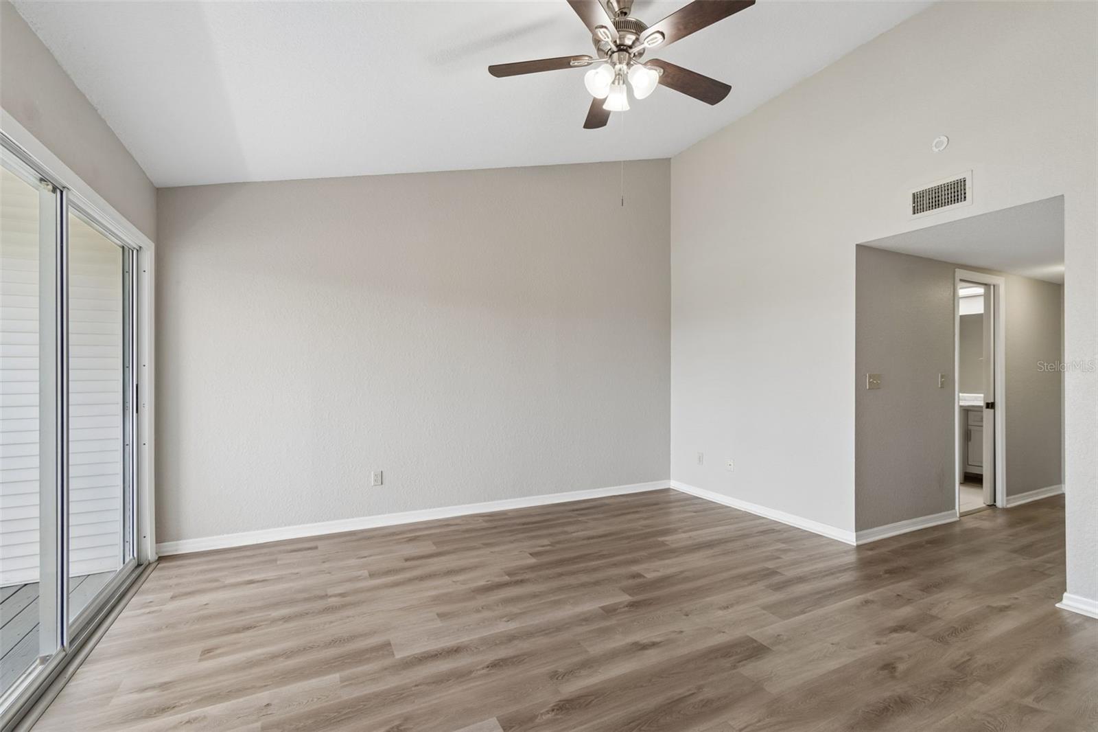 TARA CAY SOUND NORTH - Residential