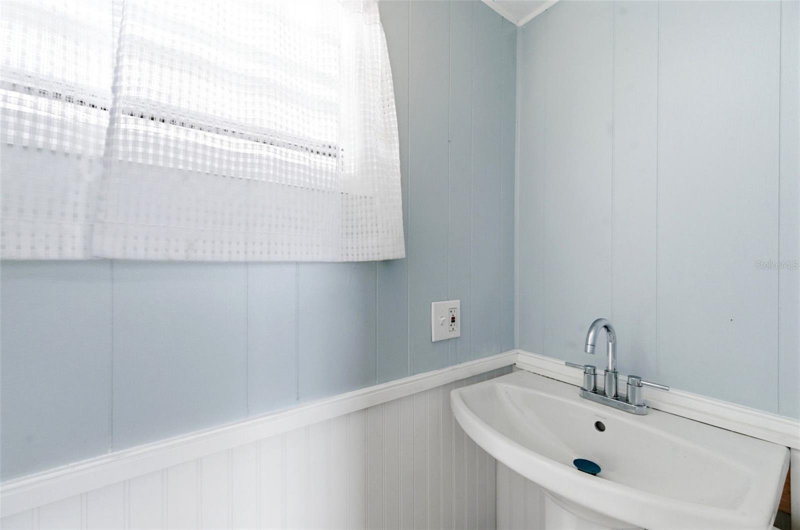 SENATE MANOR UNREC - Residential