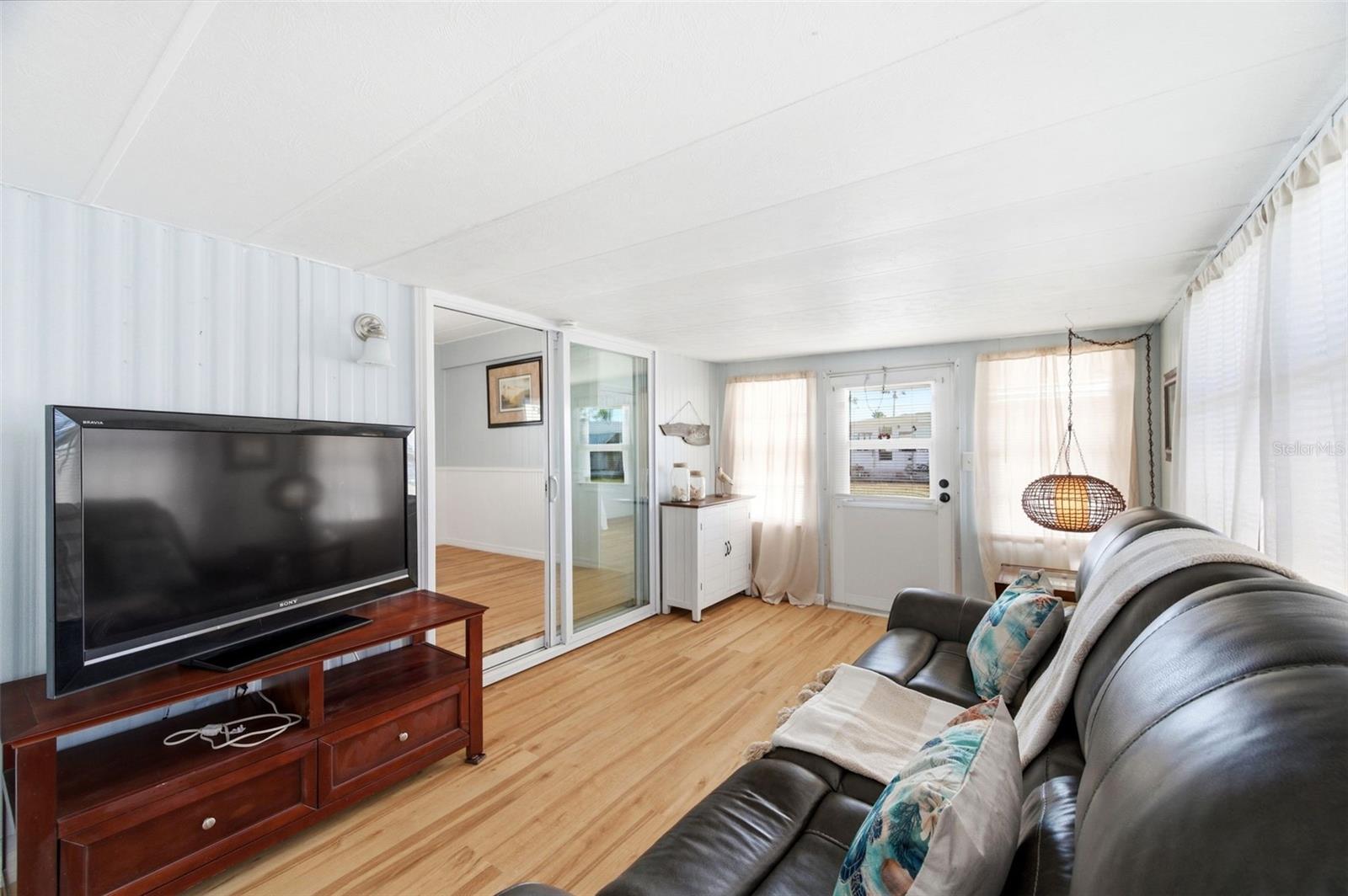 SENATE MANOR UNREC - Residential