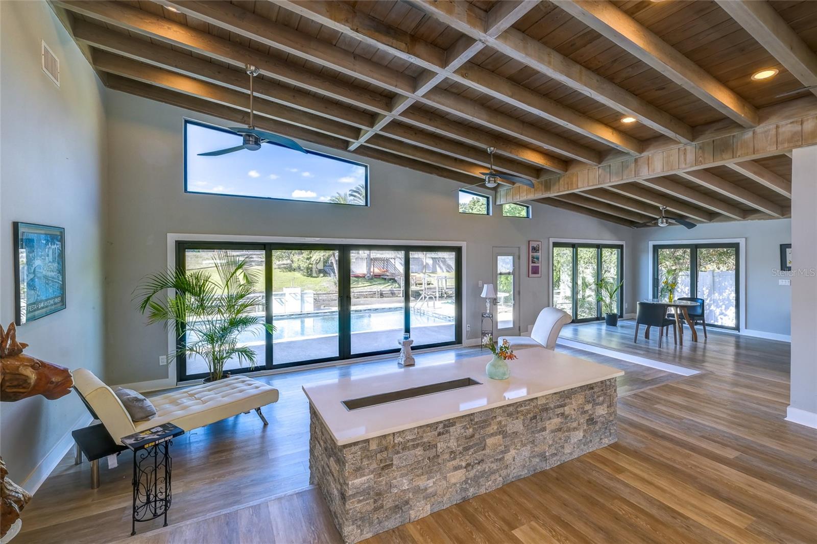 SOUTH GATE - Residential