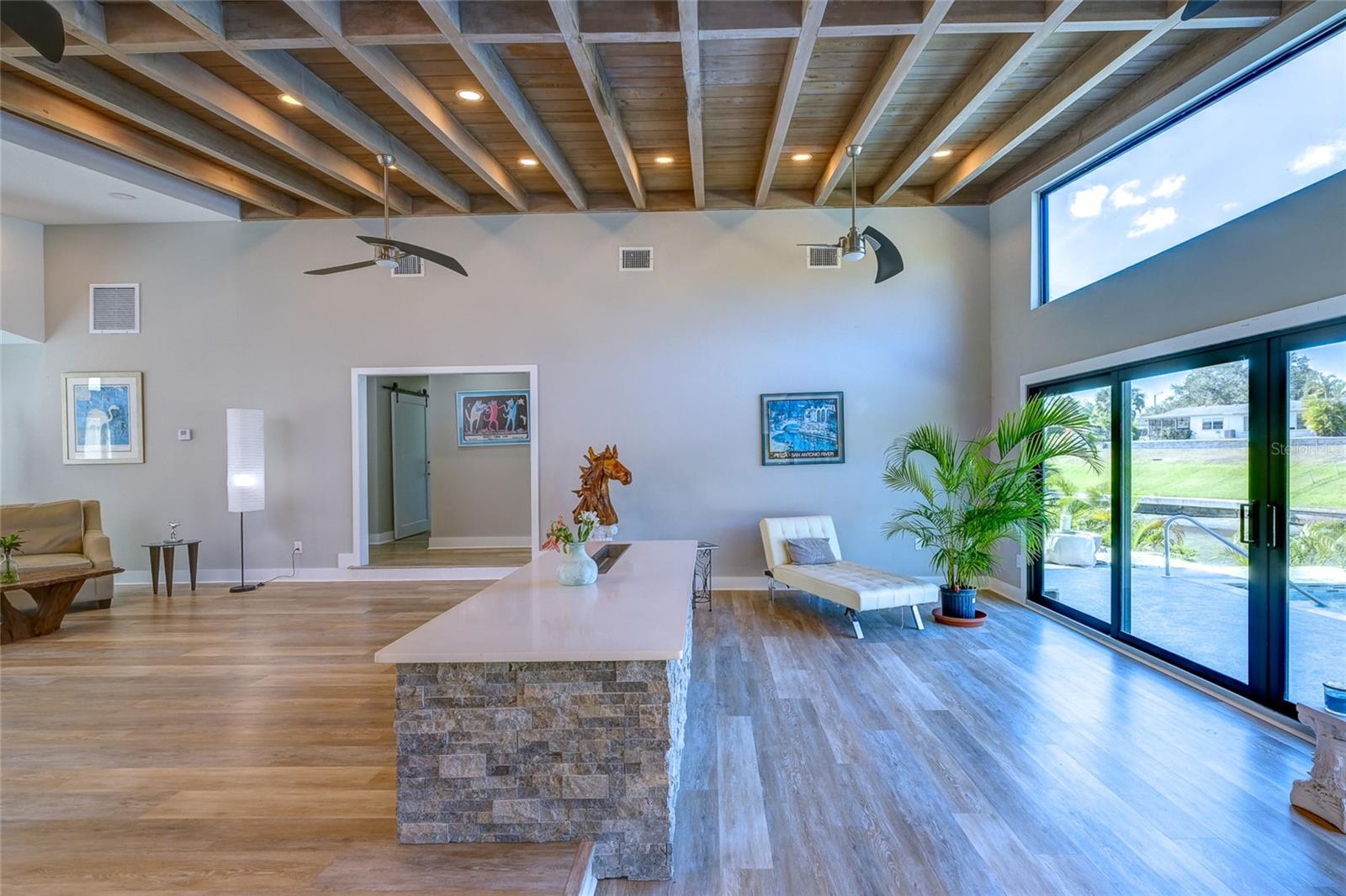 SOUTH GATE - Residential