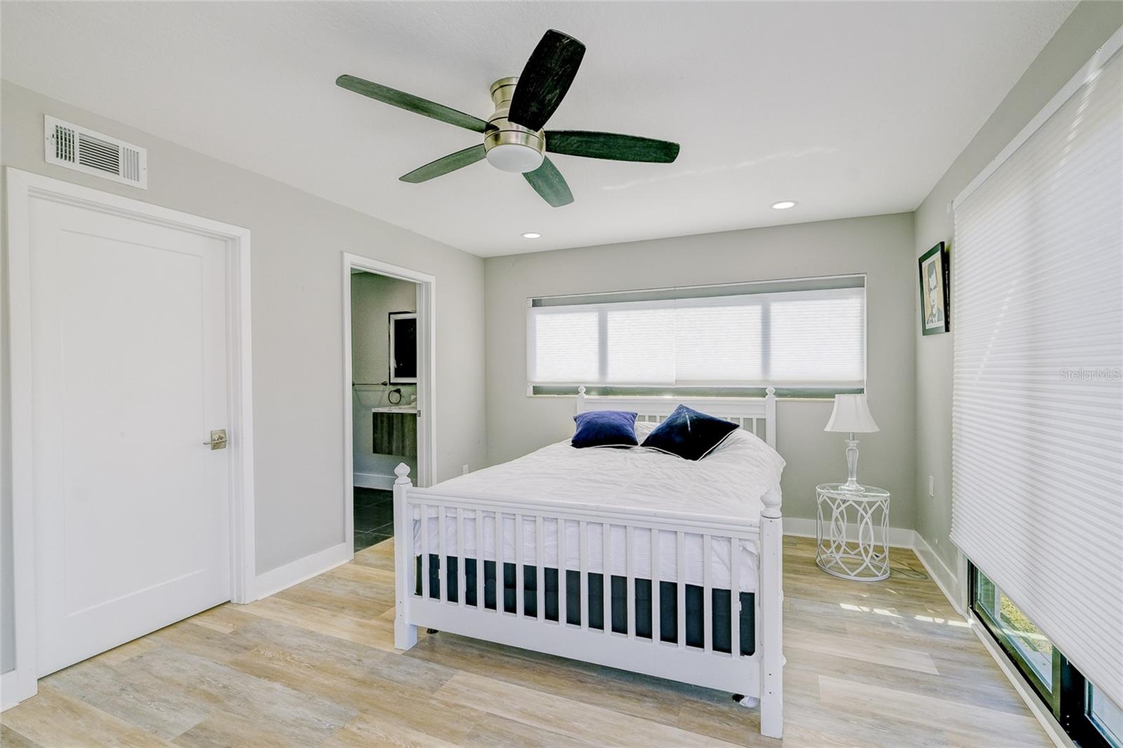 SOUTH GATE - Residential