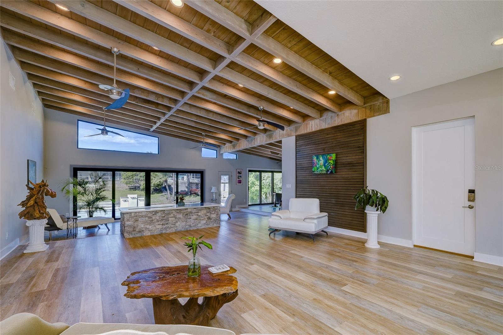 SOUTH GATE - Residential