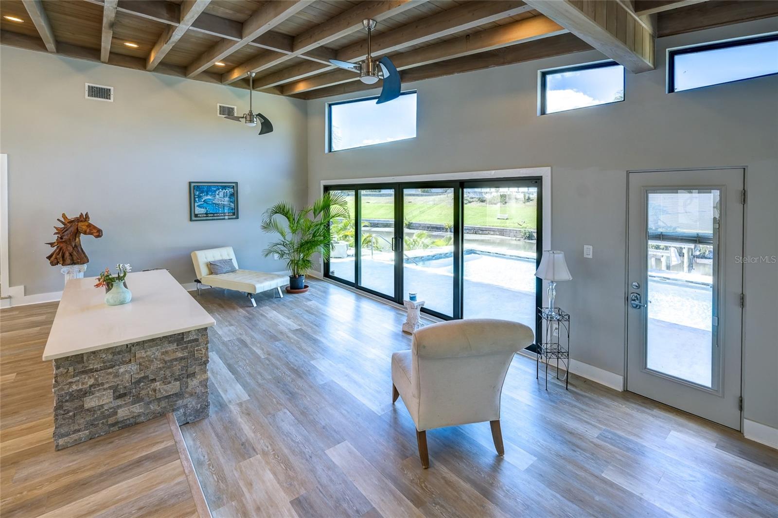 SOUTH GATE - Residential