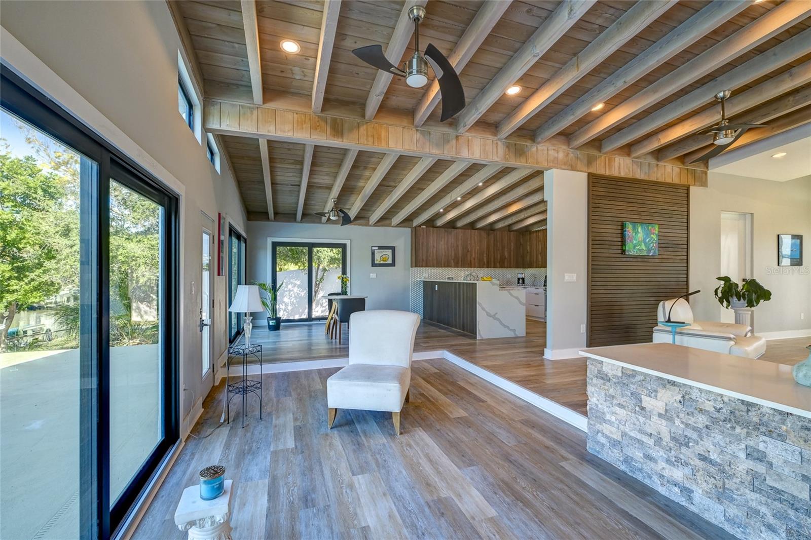 SOUTH GATE - Residential