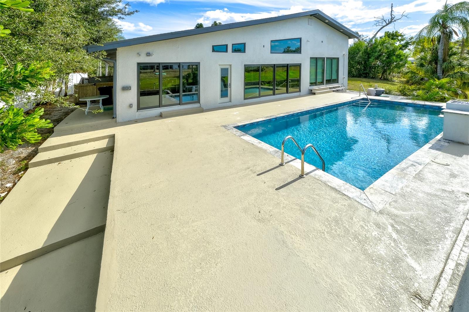 SOUTH GATE - Residential