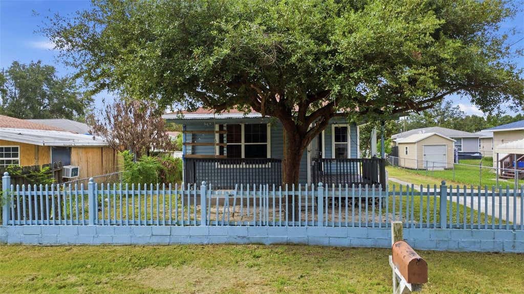Photo of 38407 Lowell Harris Way, Dade City, FL 33525 (MLS # O6430103)