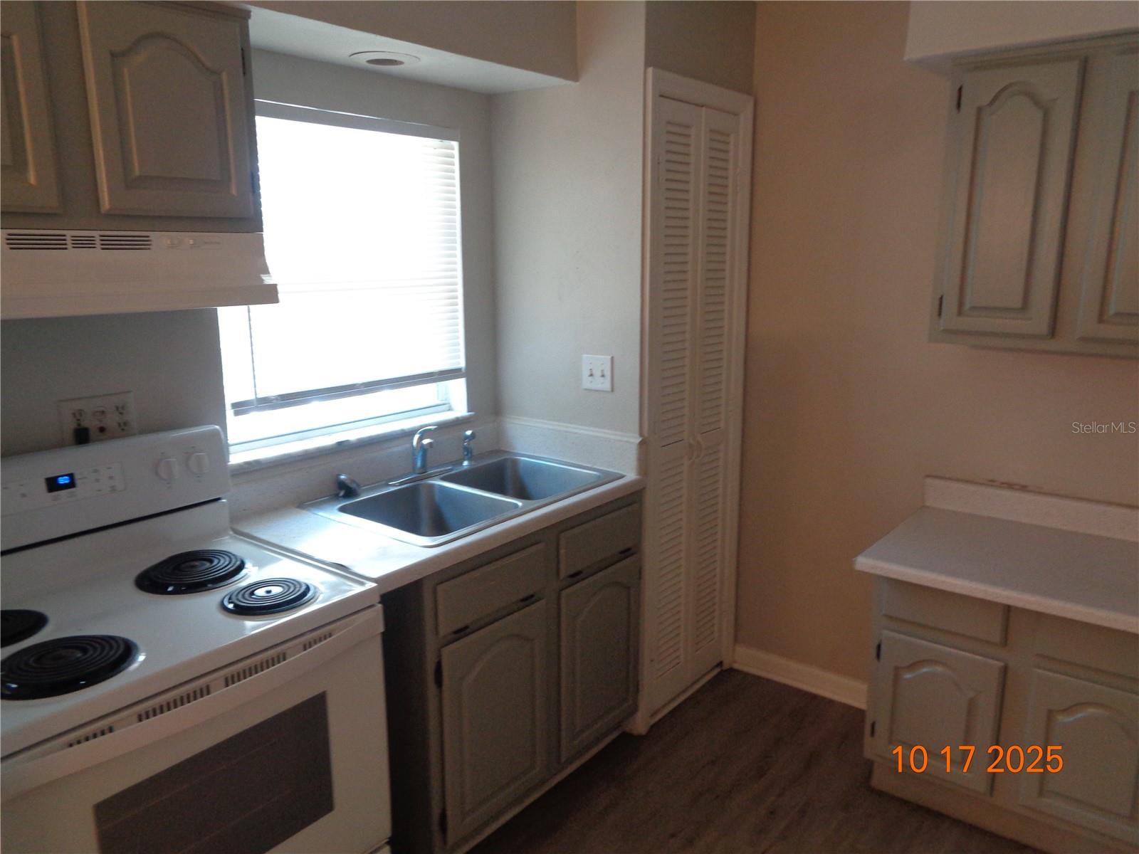 PINE HILLS BLKS 81-82 100 & 101 DELAND - Residential Lease