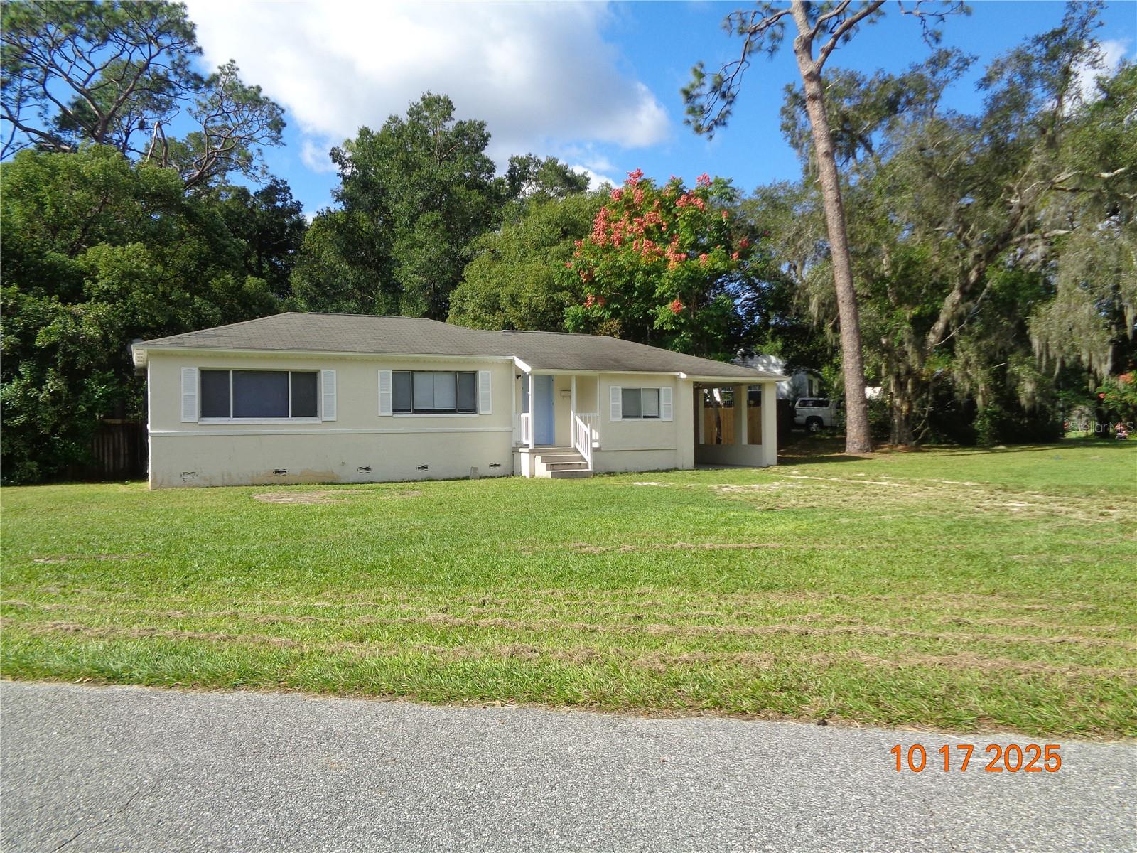 PINE HILLS BLKS 81-82 100 & 101 DELAND - Residential Lease