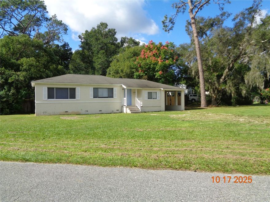 Super Convenient Location! Close to Shopping and Dining and Stetson University. This single family 2/2 rental home is in beautiful Deland! This home features laminate flooring, a bonus room, a large fenced in backyard and a carport attached. This cute little home will not last. Ask us about our security deposit payment plan! RentSpree applications will not be accepted. You can find our Rental Application Criteria & Procedures at watsonrent.com. All Watson Realty and Property Management residents are enrolled in the Resident Benefits Package (RBP) for $39.95/month which includes renters’ insurance, HVAC air filter delivery (for applicable properties), credit building to help boost your credit score with timely rent payments, $1M Identity Protection, our best-in-class resident rewards program, and much more! More details upon application.