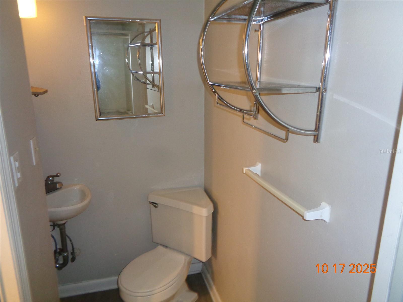 PINE HILLS BLKS 81-82 100 & 101 DELAND - Residential Lease