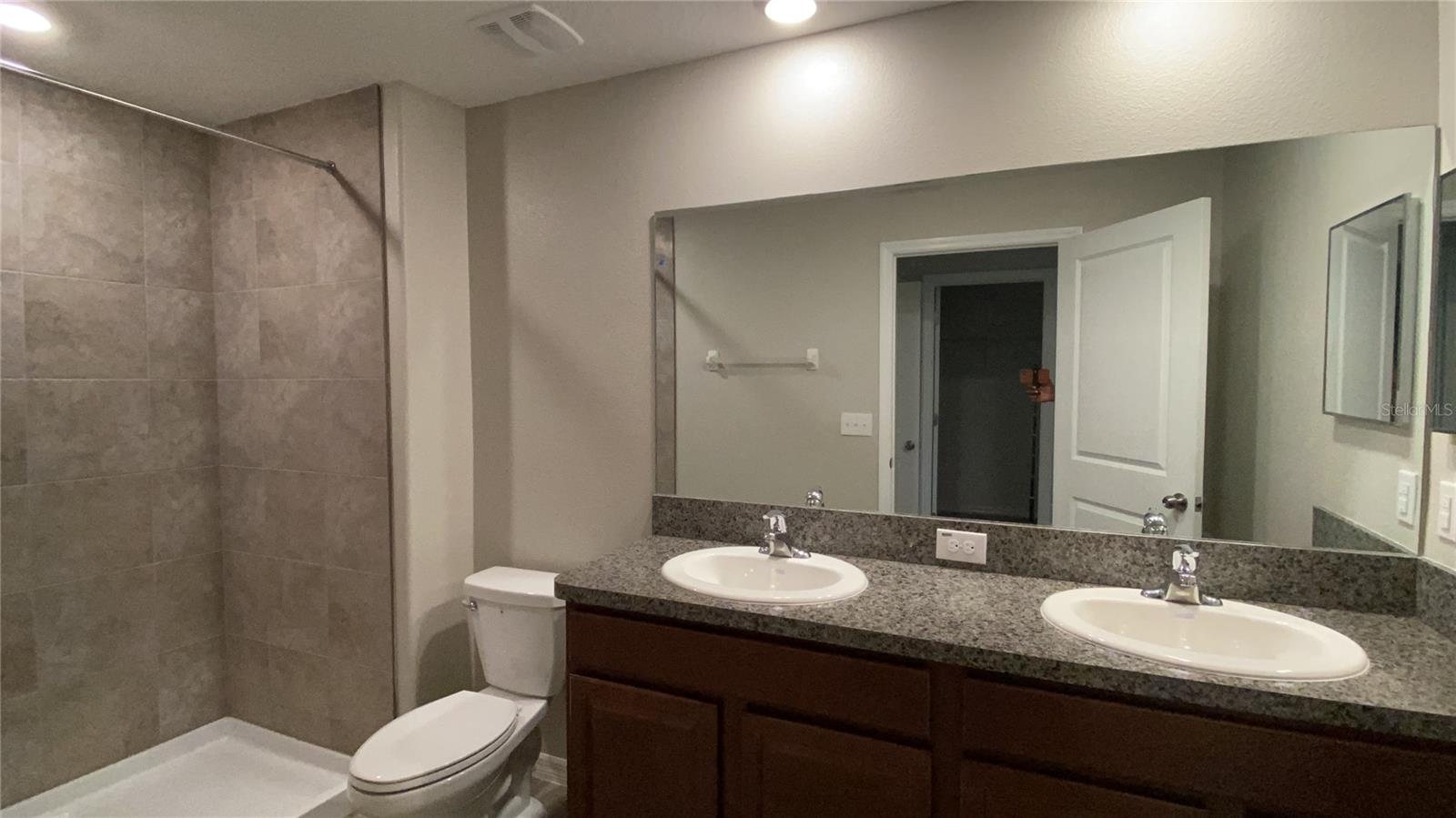 TOUCHSTONE PH 2 - Residential Lease