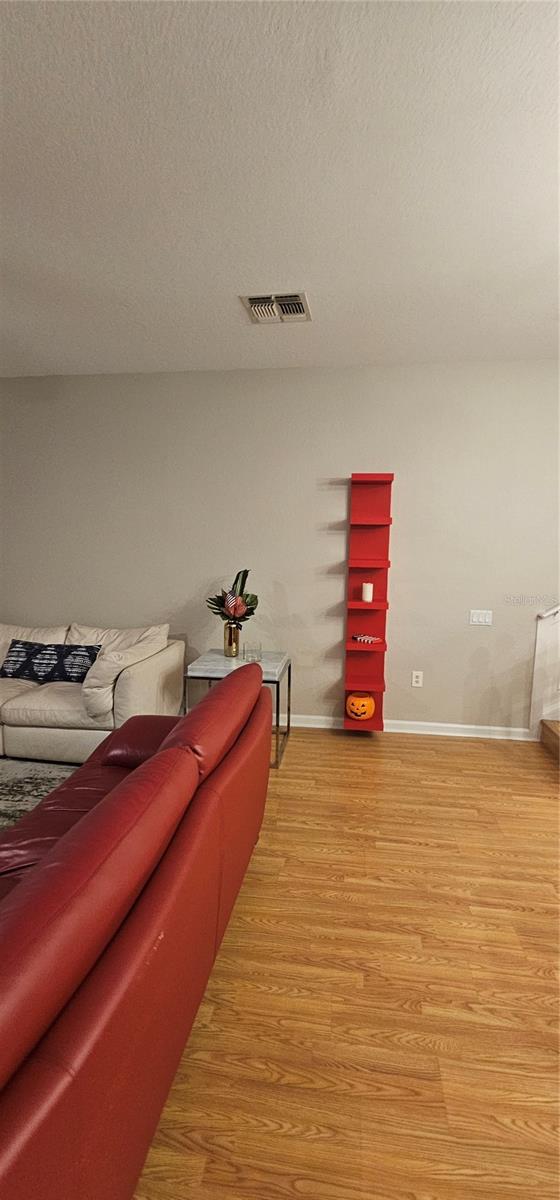 VISTAS/STONEBRIDGE COMMONS #6 - Residential Lease