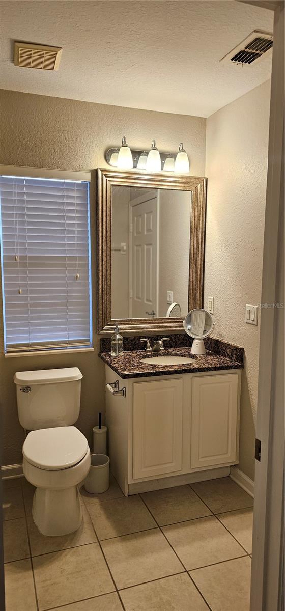 VISTAS/STONEBRIDGE COMMONS #6 - Residential Lease