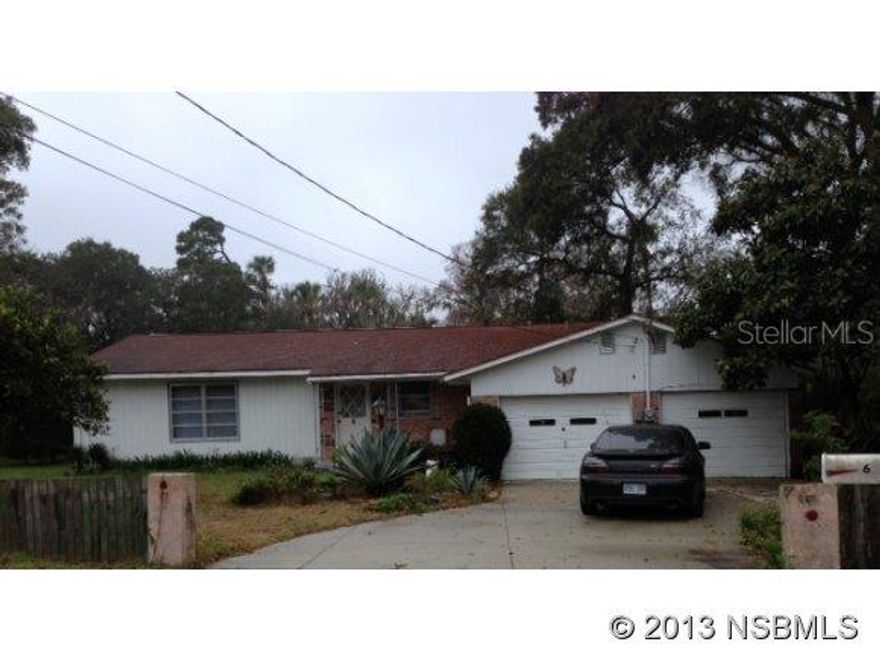 Single family home on cul-de-sac with large lot. Room for your hobbies, landscaping or what ever interest you have. House will make a comfortable home for snowbirds or year round residence. Would also make a good rental house. Also includes 1 year free wdo service ;Water: City