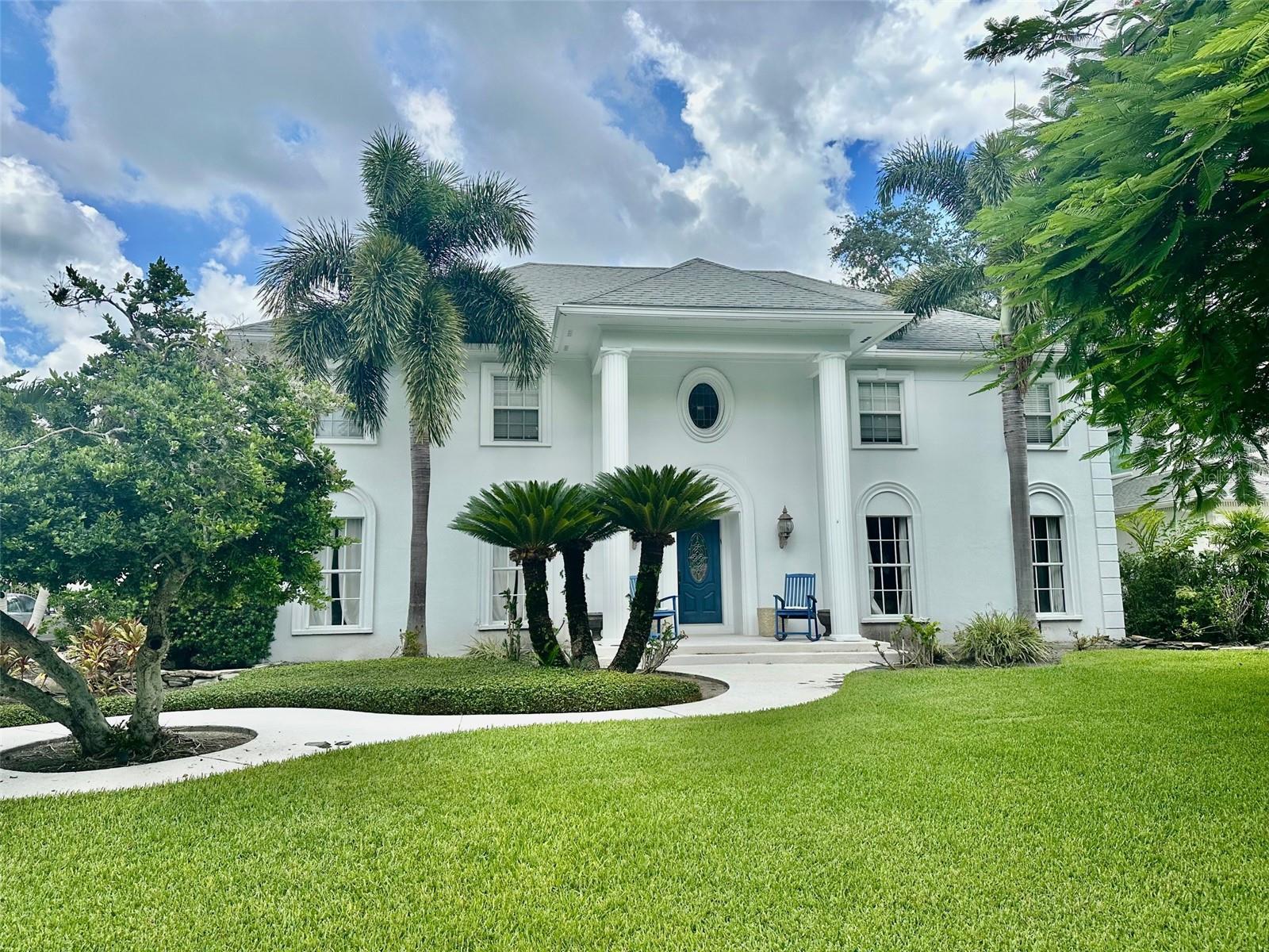 Fully furnished executive 4/3.5 pool home located in the exclusive Culbreath Isles gated neighborhood. This grand traditional home offers
upgrades throughout including quartz countertops, double ovens and a center kitchen island. The house has several common area rooms with
beautiful hard wood floors and travertine floors situated around a private patio and swimming pool. This grand backyard oasis has a porch
surrounding the home and the backyard even has a puttng green. Take advantage of this luxury home located in the heart of South Tampa within
minutes of some amazing schools. Here is your chance to get to know South Tampa and luxury Tampa Living.