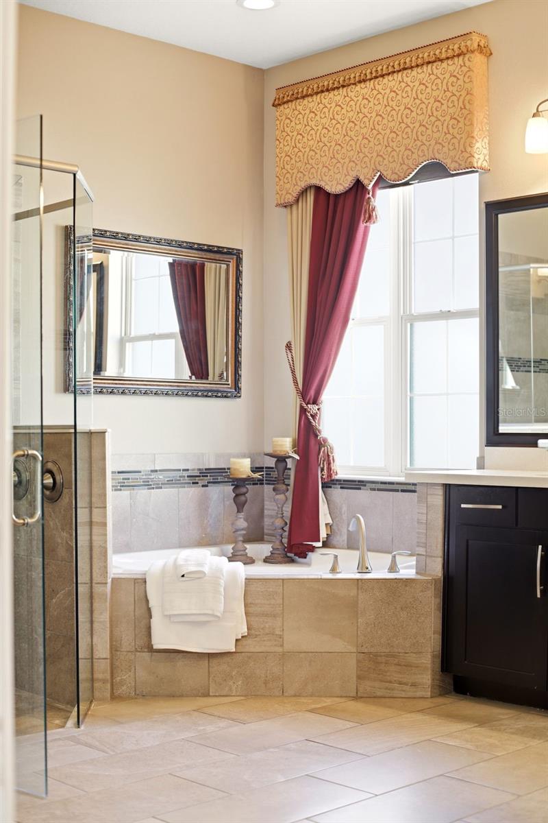 STEEPLE CHASE - Residential