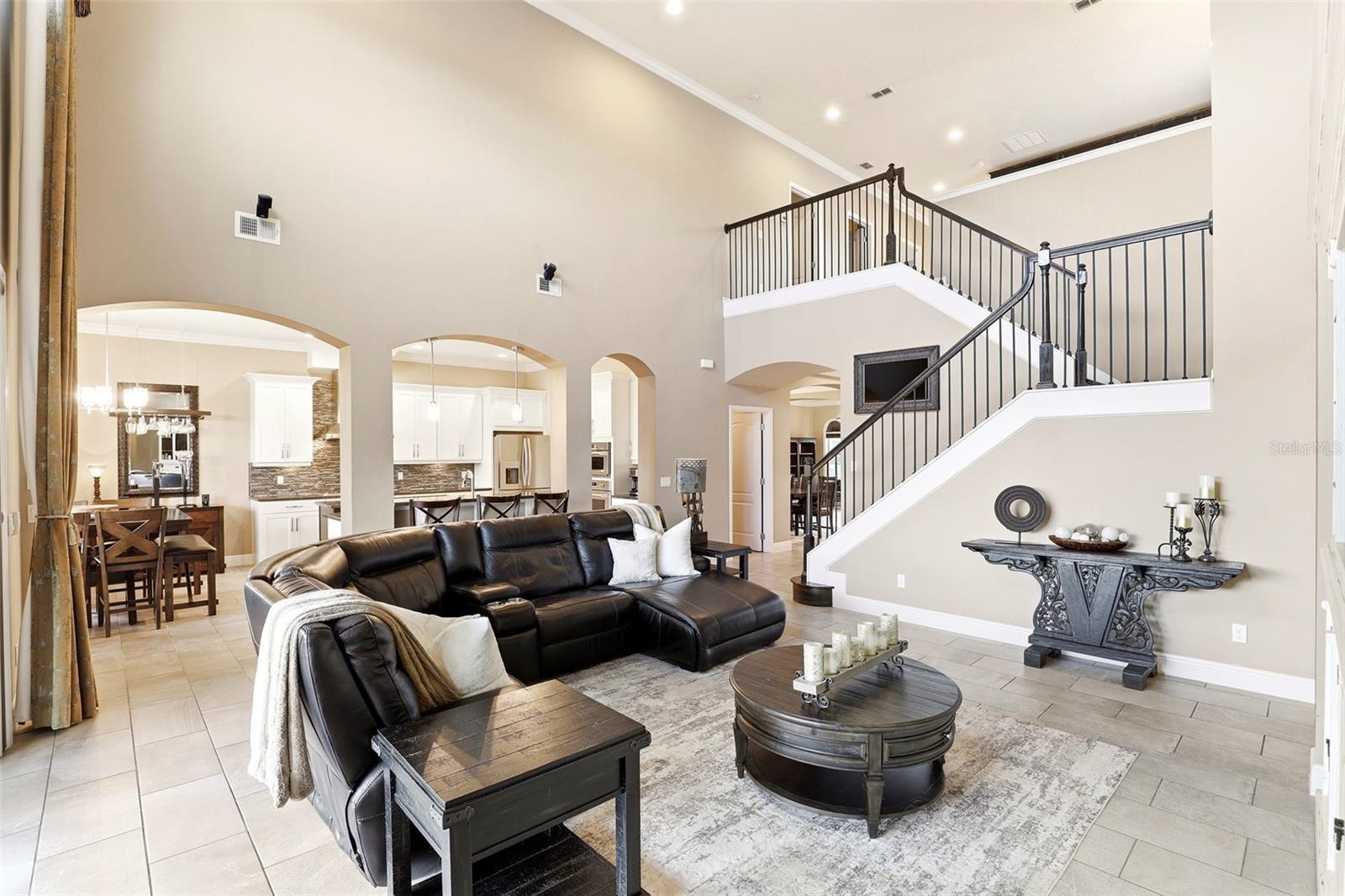 STEEPLE CHASE - Residential