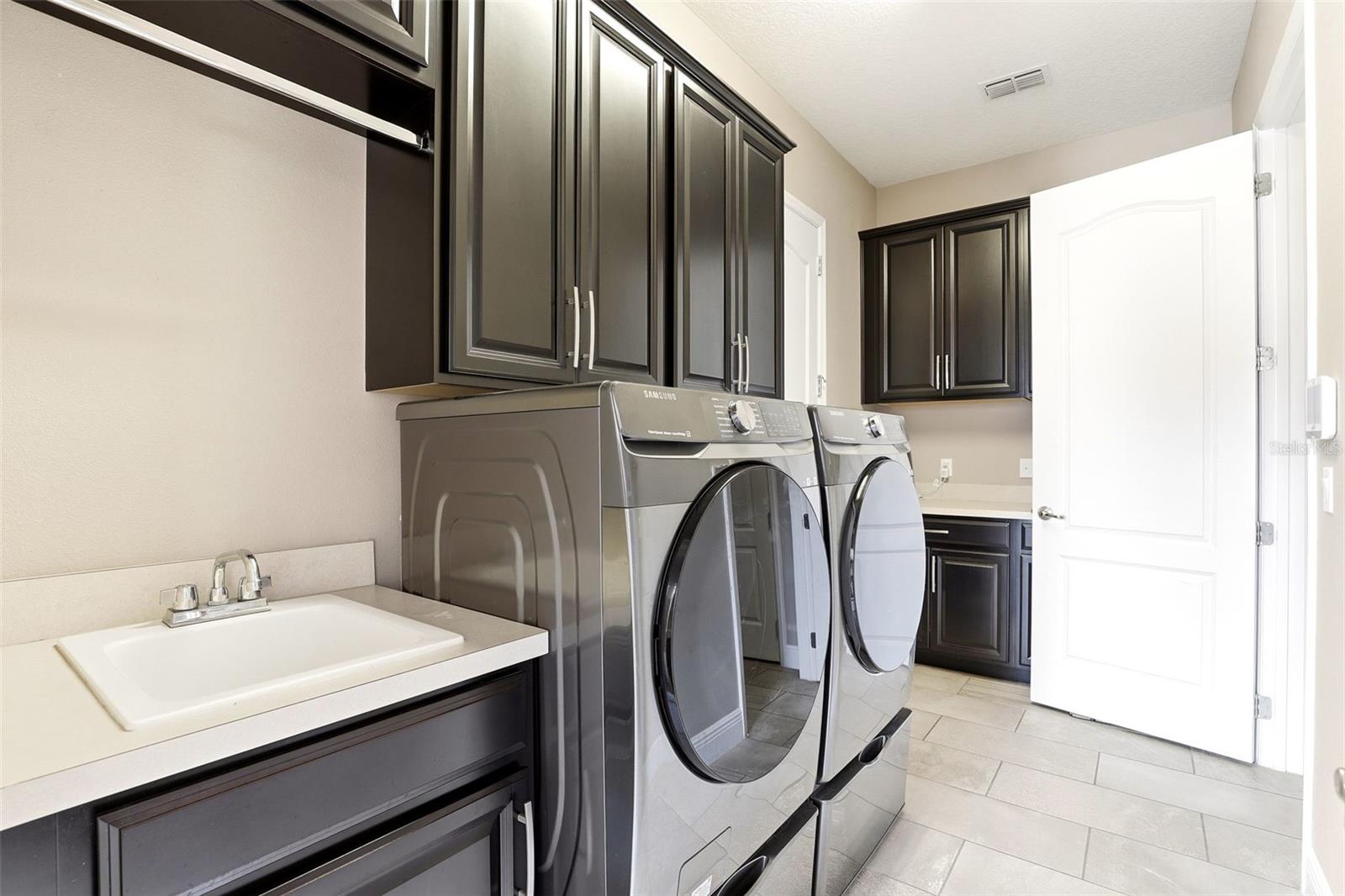 STEEPLE CHASE - Residential