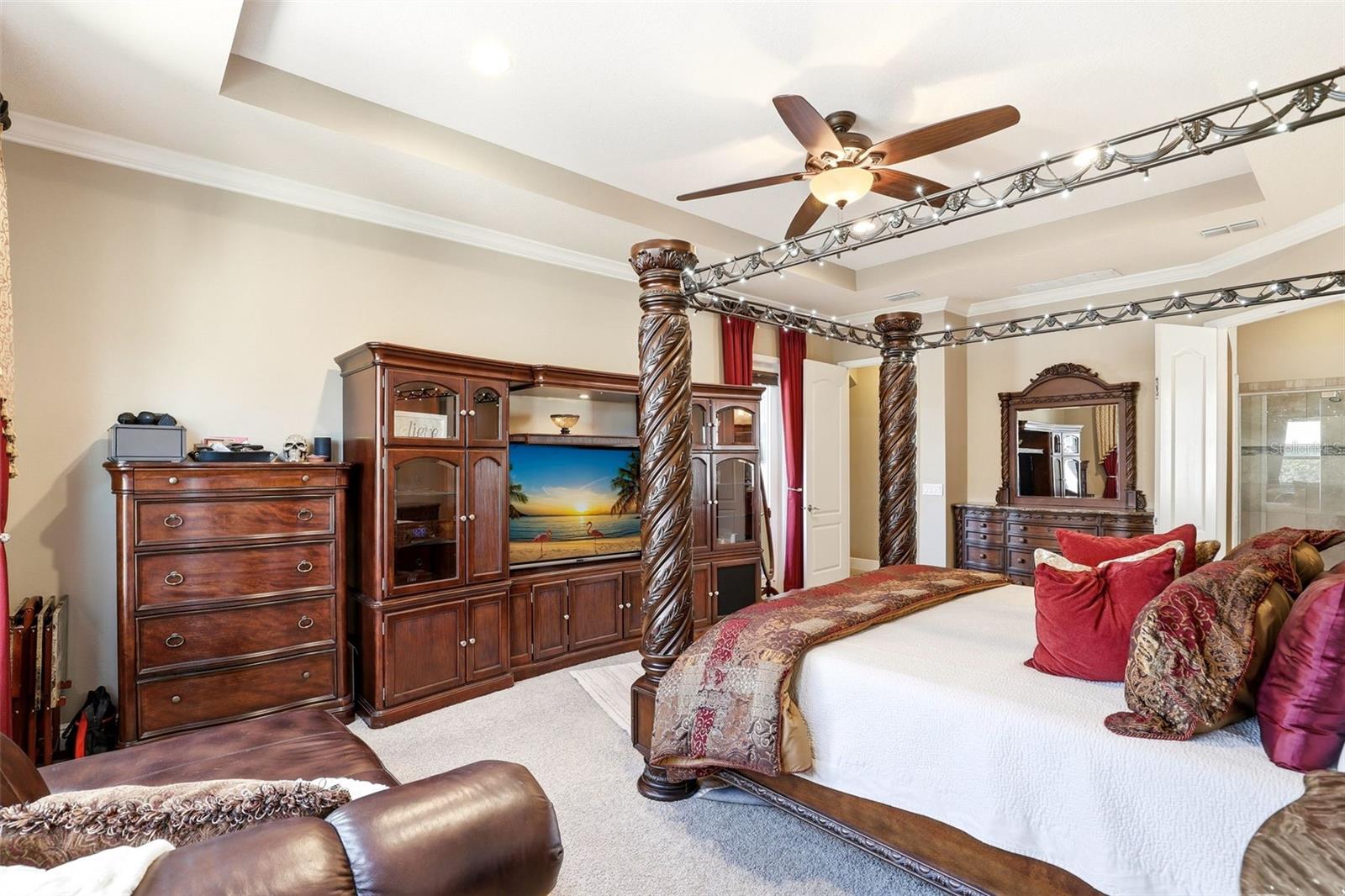 STEEPLE CHASE - Residential