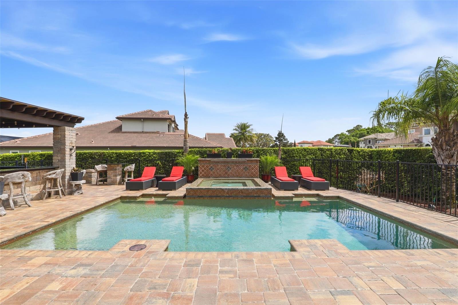 STEEPLE CHASE - Residential