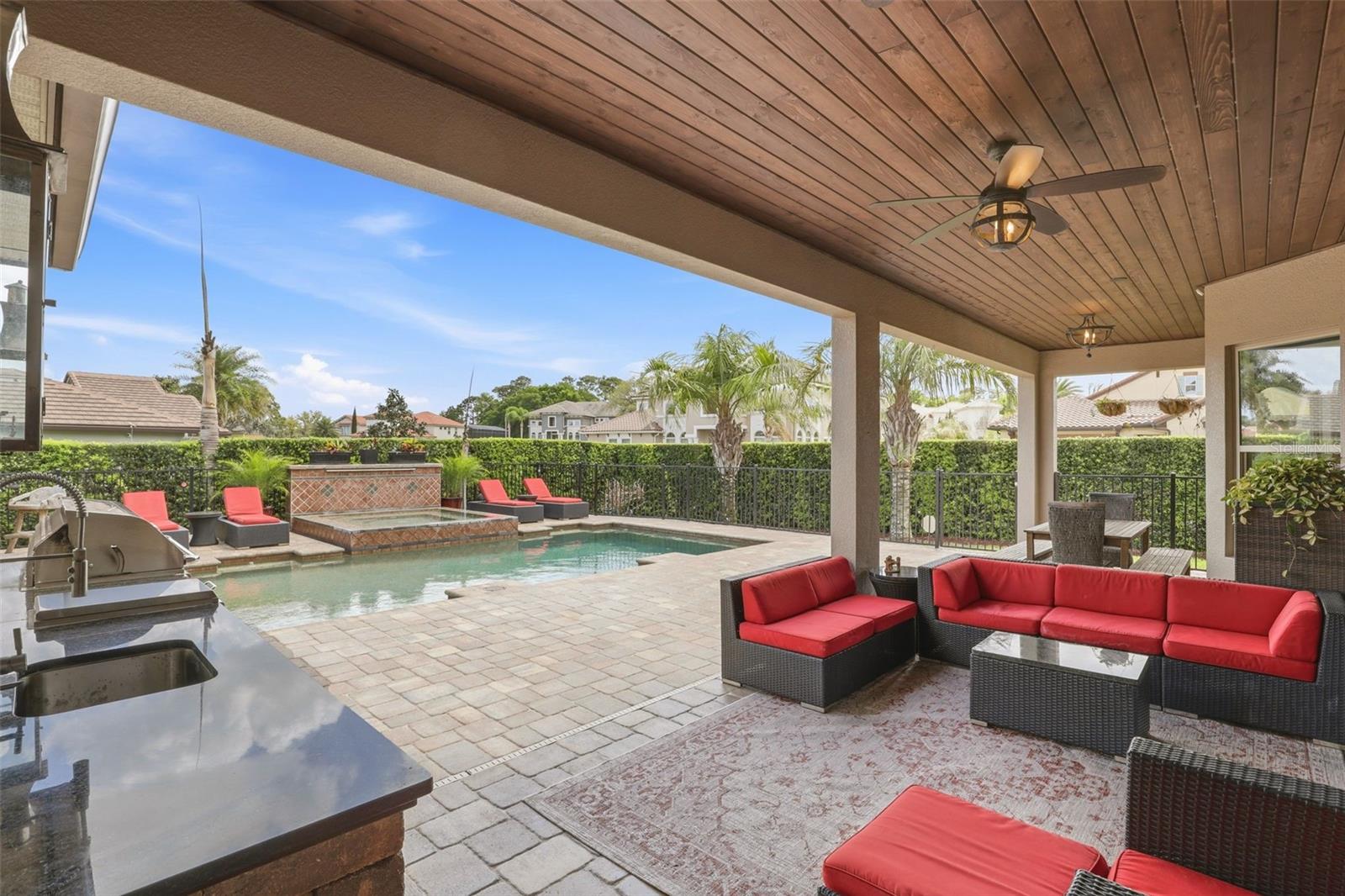 STEEPLE CHASE - Residential