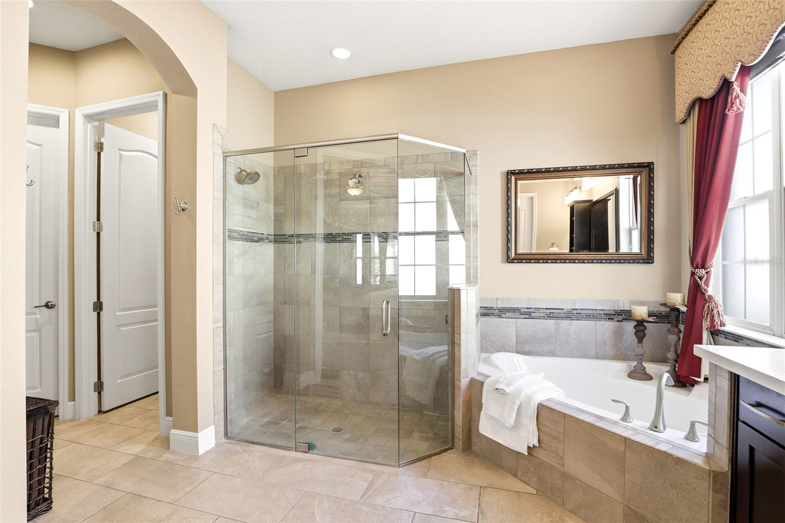 STEEPLE CHASE - Residential