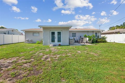 A home in SEMINOLE