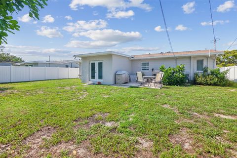 A home in SEMINOLE