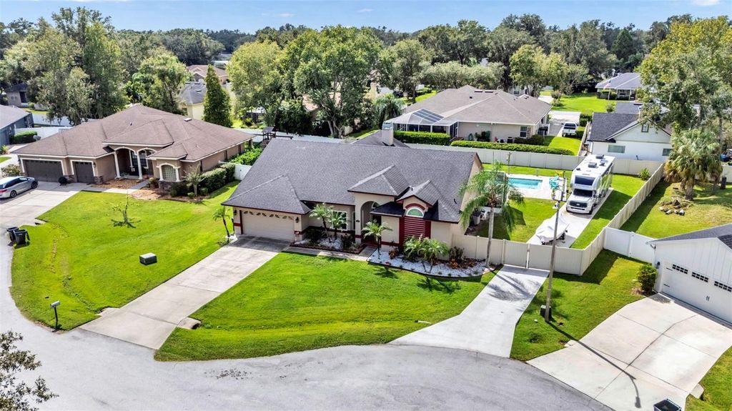 Photo of 2533 Six Point Court, Lakeland, FL 33811 (MLS # L4956155)