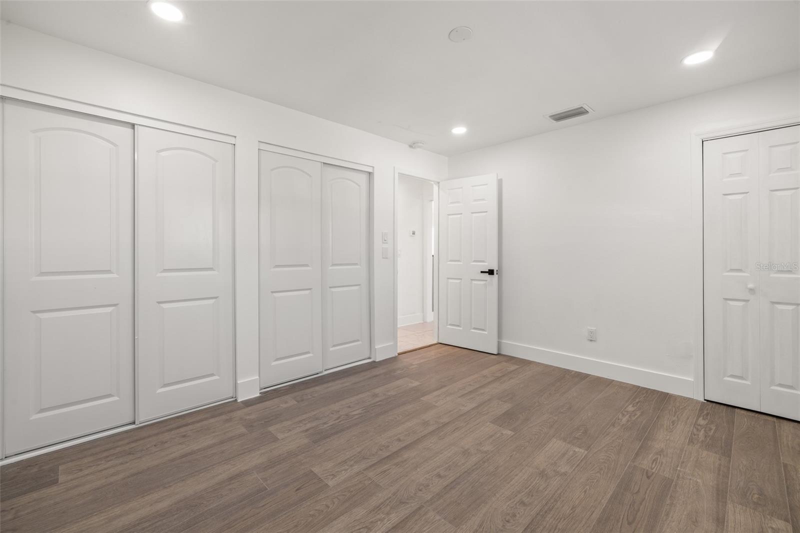 BAYSHORES - Residential