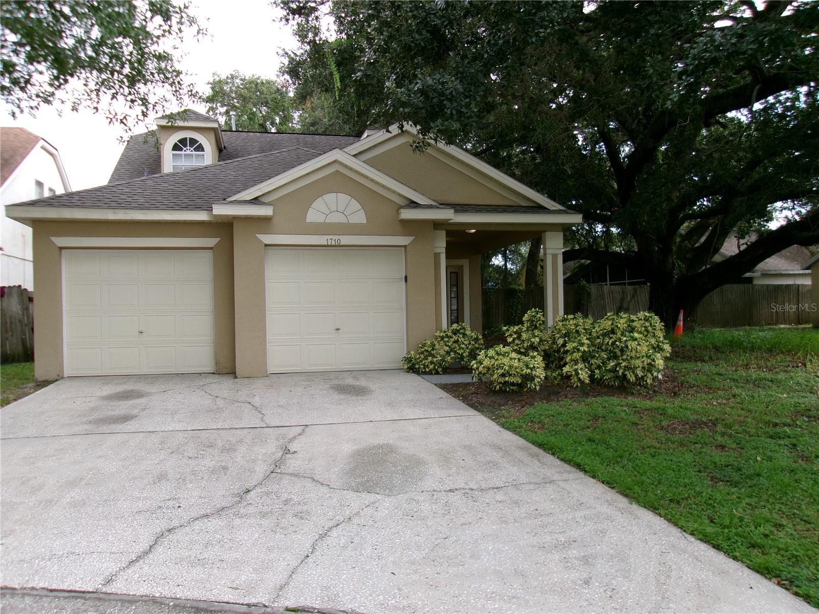 AVENTURA ESTATES - Residential