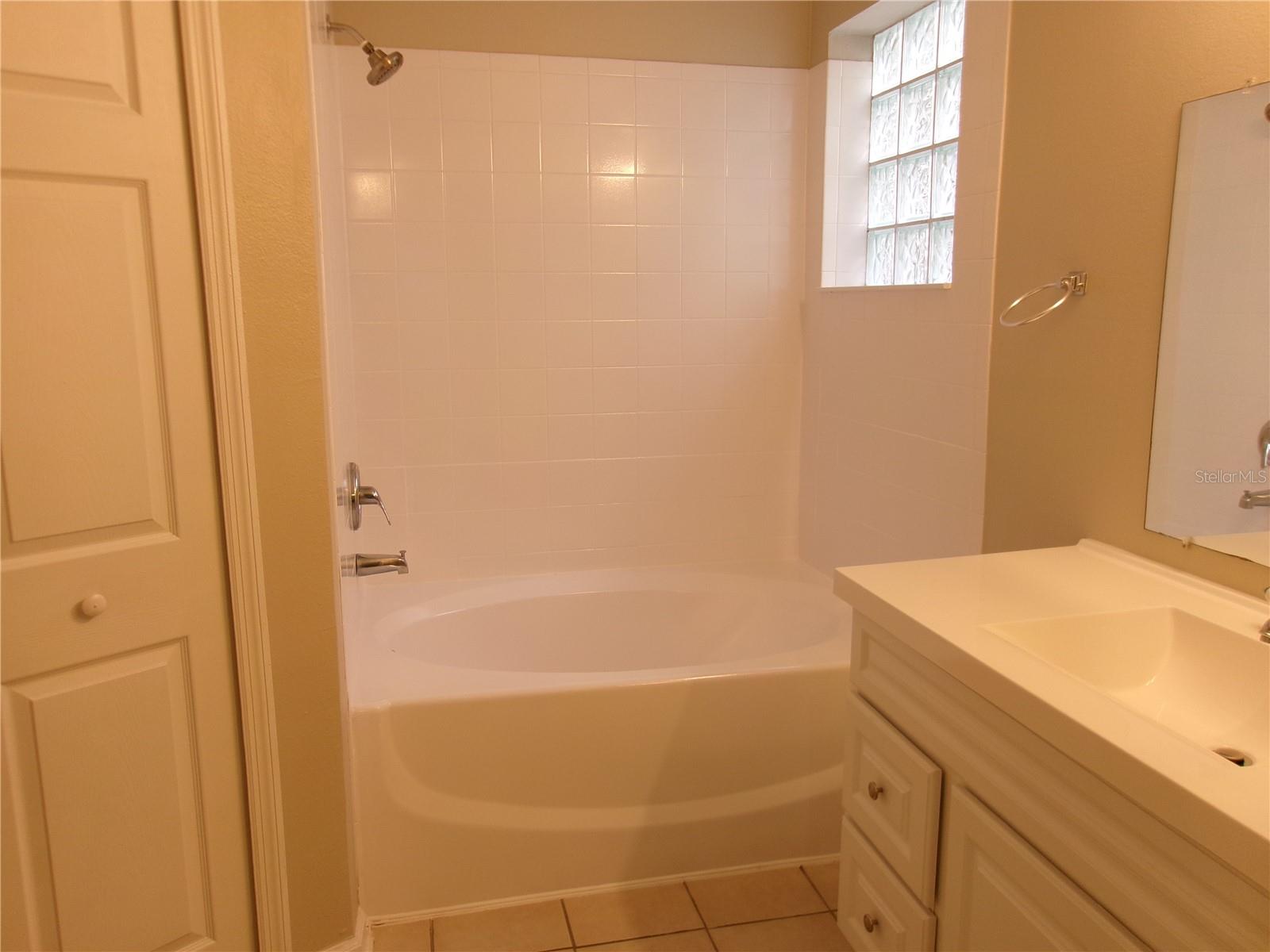 AVENTURA ESTATES - Residential