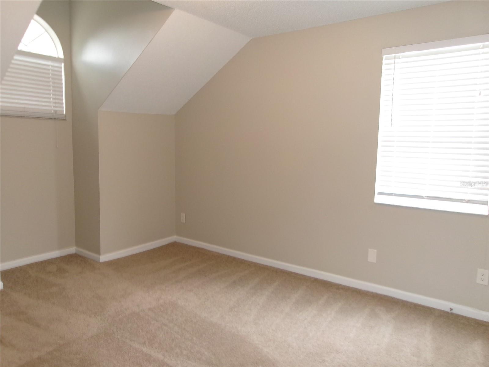 AVENTURA ESTATES - Residential