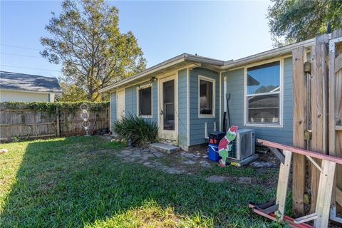 A home in LAKELAND