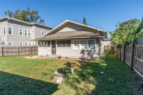 A home in LAKELAND