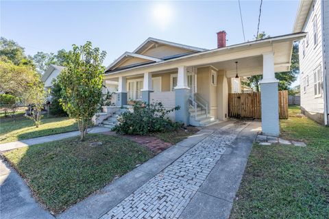 A home in LAKELAND