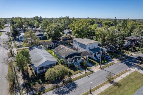 A home in LAKELAND